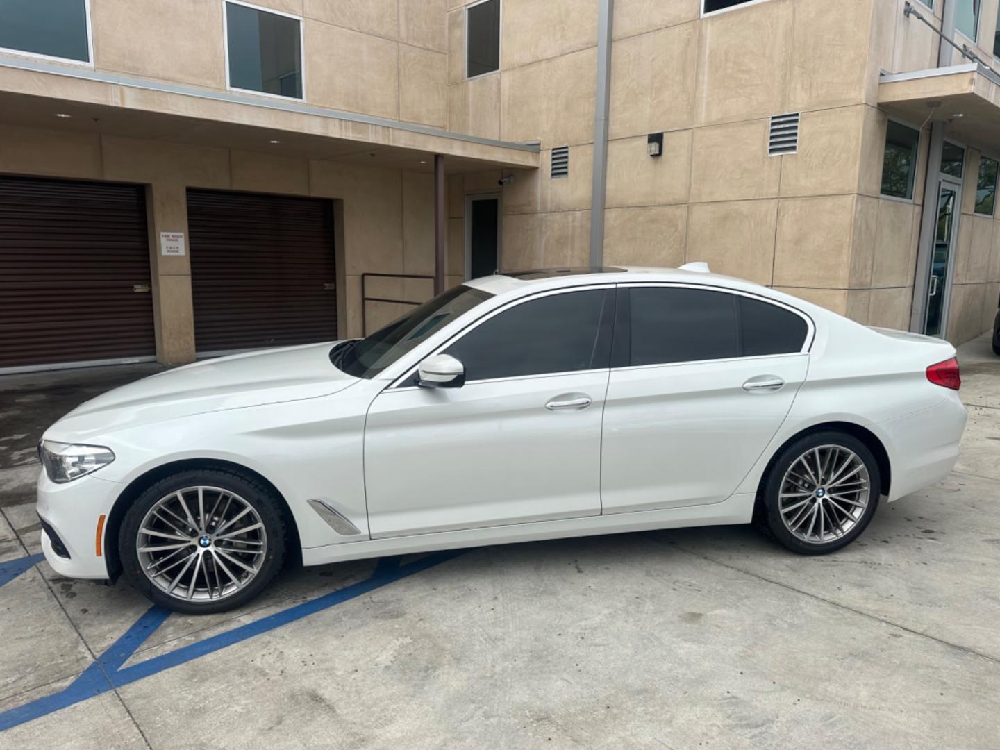 2018 WHITE /Black BMW 5-Series leather (WBAJA5C59JW) with an 2.0 Turbo engine, Automatic transmission, located at 30 S. Berkeley Avenue, Pasadena, CA, 91107, (626) 248-7567, 34.145447, -118.109398 - Low Miles!! Step into the world of luxury and innovation with our 2018 BMW 5-Series 530i, now available at our Buy Here Pay Here (BHPH) dealership in Pasadena, CA. Tailored for car enthusiasts in Altadena CA, Glendale CA, Los Angeles CA, and throughout LA County, this prestigious pre-owned BMW 530 - Photo#2